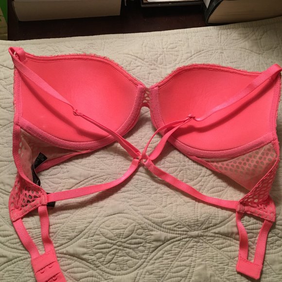 VICTORIA'S SECRET "Very Sexy" After Dark Lightly Lined Plunge Bra NWOT! 32D - Picture 10 of 16